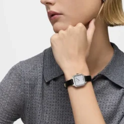 Relógio com movimento suíço analógico em aço 0 40 ct em diamantes e pulseira de couro preto Les Classiques